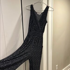 Gilli Black and White Jumpsuit with V-Neck and Wide Legs